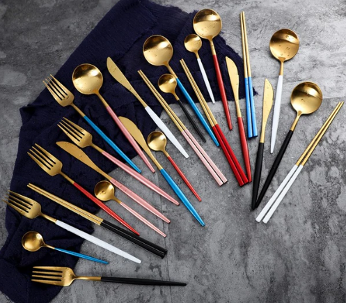 24-teiliges Besteckset für Elegante Anlässe mit Gold-Akzenten 6