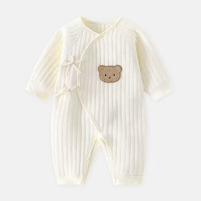 Babystrampler mit Bärchen für den Frühling und Herbst 4