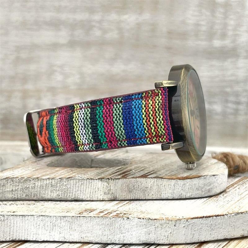 Damen Armbanduhr mit geflochtenem Design 1