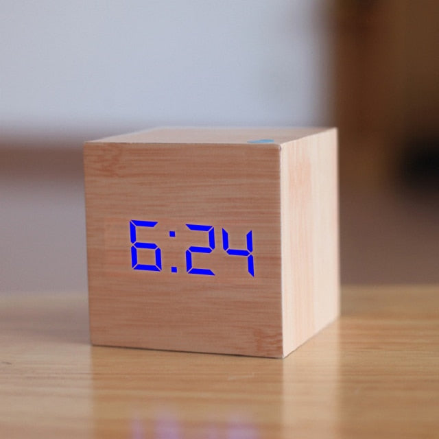 Digitaler LED Wecker CubeGlow im modernen Design 4