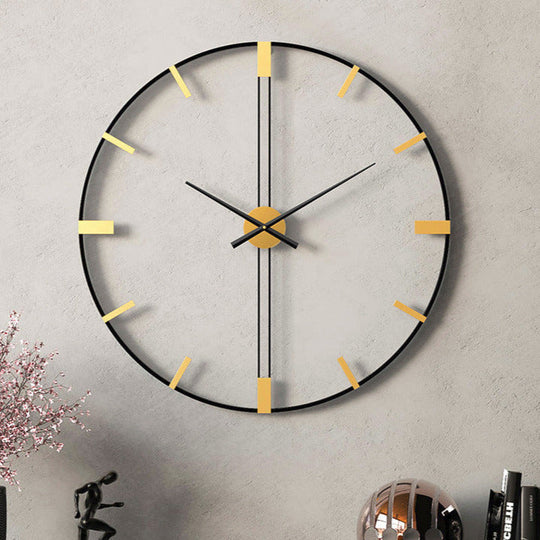 Große Wanduhr für Wohnzimmer im modernen Design 0