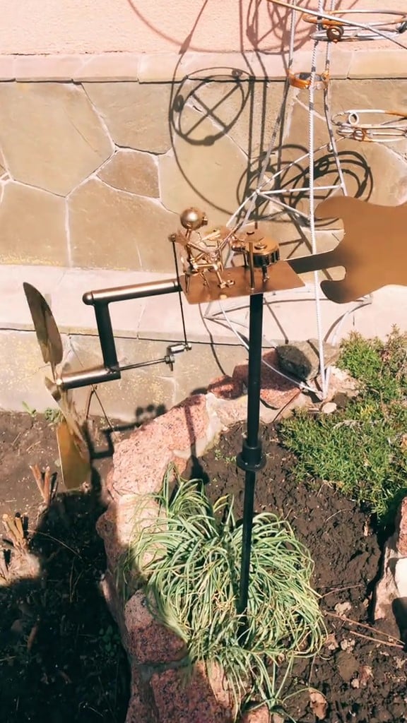 Kinetische Gartenskulptur Windmühle Rock Band für Garten und Terrasse 2