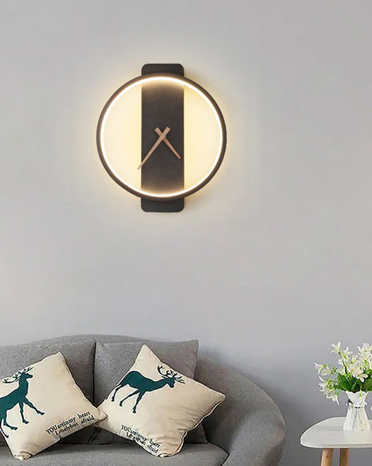 Moderne Wanduhr mit LED-Licht für stilvolle Räume 6