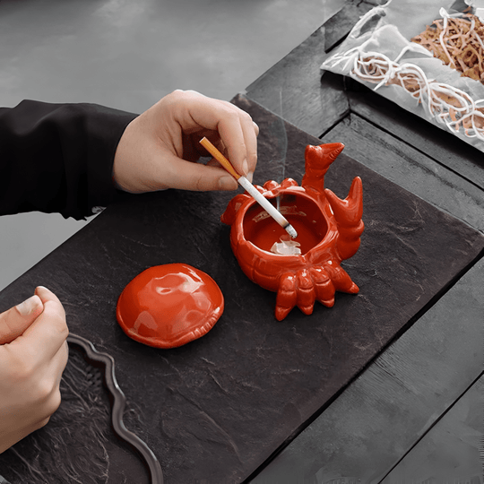 Orientalischer Aschenbecher mit Krabben-Design, Stilvoller Blickfang für Ihr Interieur 1