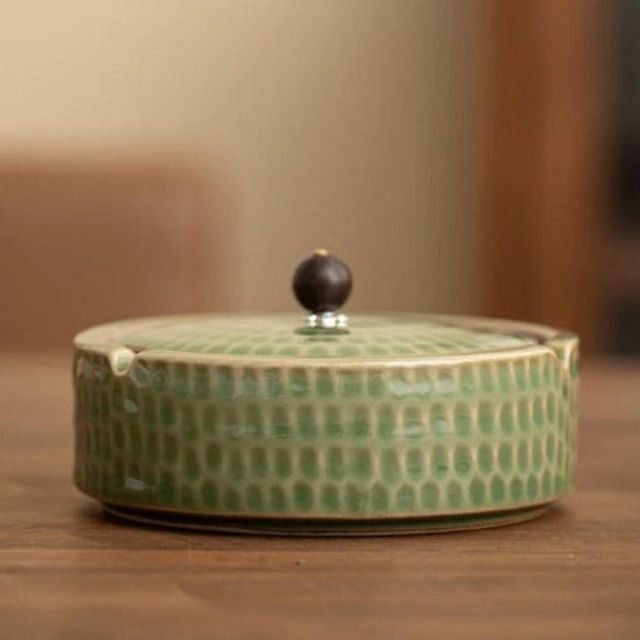 Retro Aschenbecher Mit Deckel Für Draußen Und Drinnen, Vintage Design Für Raucherbereiche 7
