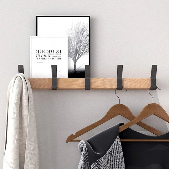 Wandgarderobe mit beweglichen Haken im skandinavischen Stil 2