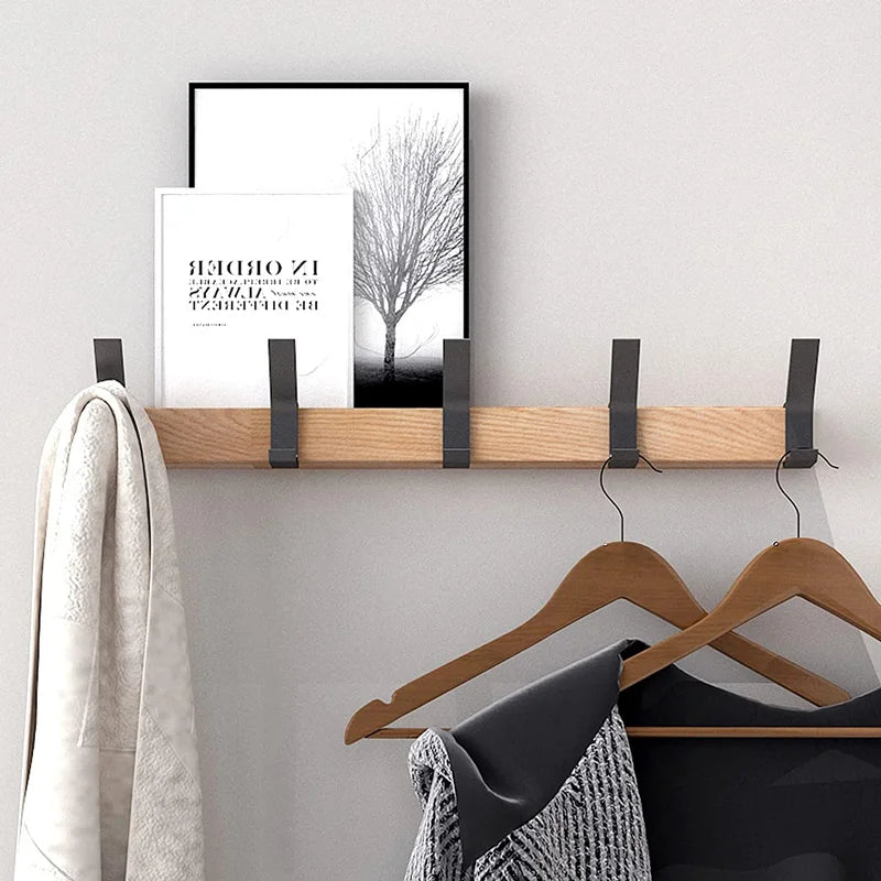 Wandgarderobe mit beweglichen Haken im skandinavischen Stil 3